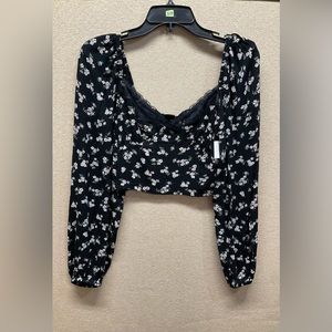 🌟 BP Lace Trim Long Sleeve Crop Top